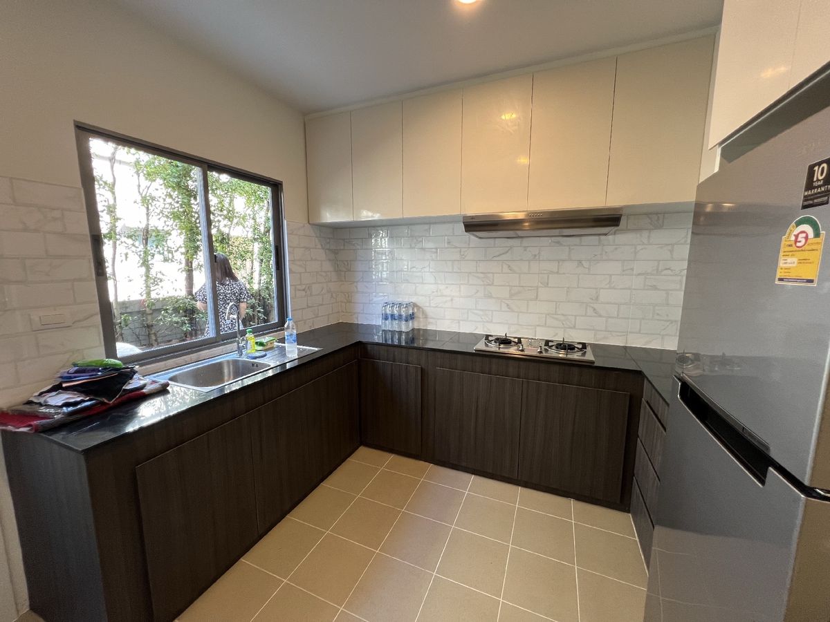 ขายบ้านพัฒนาการ ศรีนครินทร์ : 📢🔥 ขายพร้อมผู้เช่า 18/1/2570 บ้านเดี่ยวหรู Perfect Place พระราม 9 – กรุงเทพกรีฑา
ทำเลศักยภาพ เชื่อมต่อหลายเส้นทาง ใกล้โรงเรียนนานาชาติชั้นนำ | ใกล้ Airport Rail Link & ทางด่วน