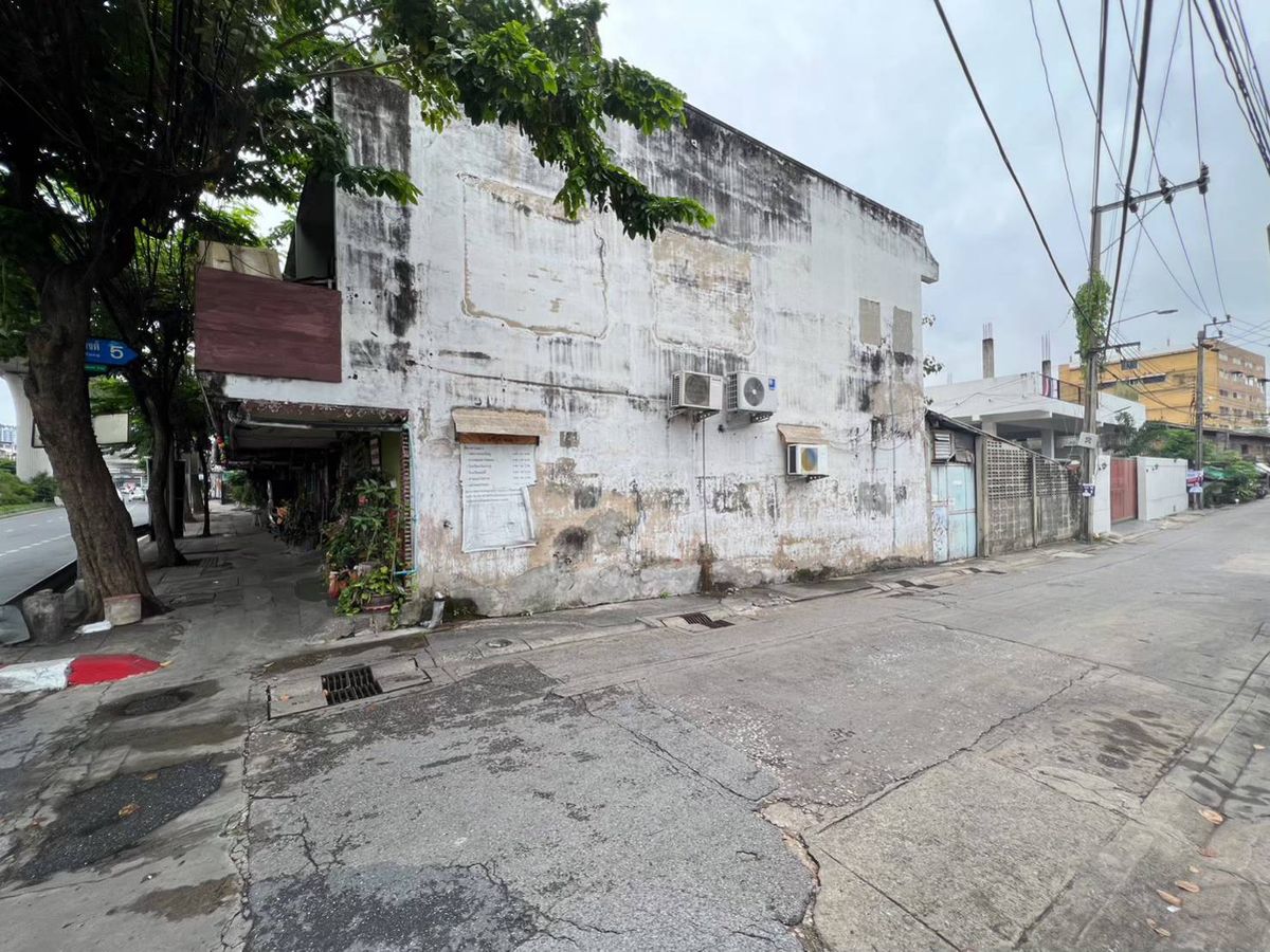 For SaleShop HousePinklao, Charansanitwong : Sell ​​commercial building at the entrance of Soi Charan 5