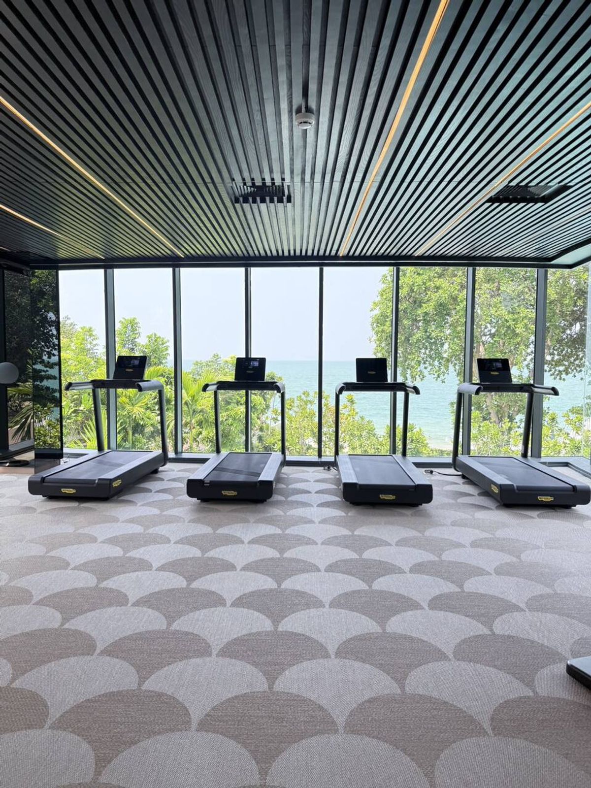 ขายคอนโดพัทยา บางแสน ชลบุรี สัตหีบ :  Arom Wongamat