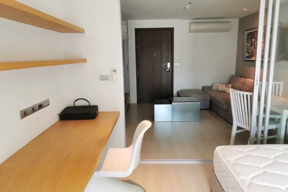 For SaleCondoSathorn, Narathiwat : 🔥 Sale with tenant !!🔥 Code C20221201014..........Rhythm Sathorn - Narathiwas, 1 bedroom, 1 bathroom, high floor 10++, North Facing, furnished, Special Deal!!📣📣