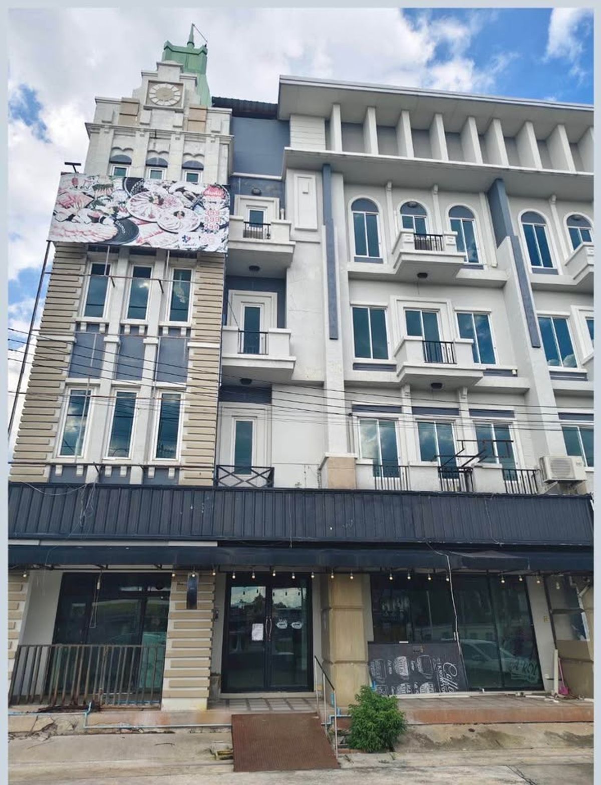 For RentTownhomeNawamin, Ramindra : 🔥 For Sale: 2 Units of 4.5-Story Commercial Building Prime location on Hathairat Road, near Fashion Island Mall.