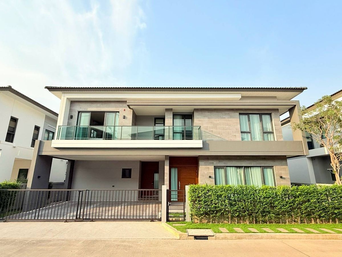 ให้เช่าบ้านบางนา แบริ่ง ลาซาล : ● Type Emerald ● บ้านเดี่ยว 2 ชั้น 4 ห้องนอน 5 ห้องน้ำ 3 ที่จอดรถ | 76.00 ตร.ว. 351.00 ตร.ม. | ใกล้ สนามกอล์ฟ เมืองแก้ว 6 นาที, IKEA บางนา 9 นาที, Mega บางนา 9 นาที
