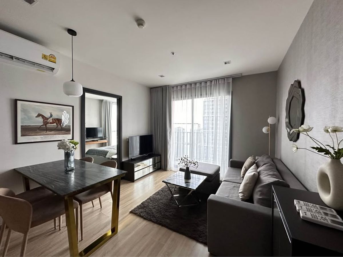 For RentCondoRama9, Petchburi, RCA : Condo for rent The Base Garden Rama 9