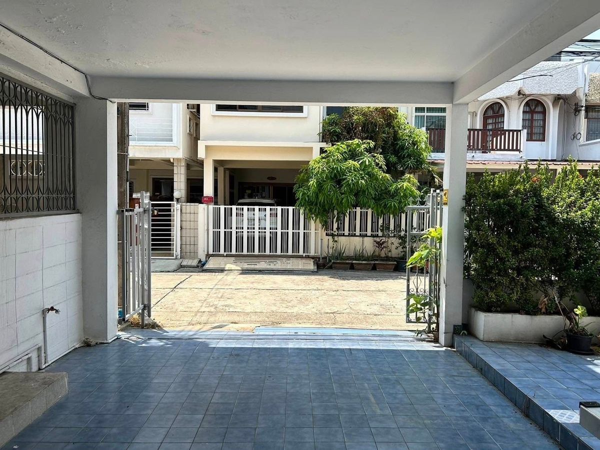 For RentTownhomeRama3 (Riverside),Satupadit : Townhouse for rent 2 storey- Sathu Pradit 15