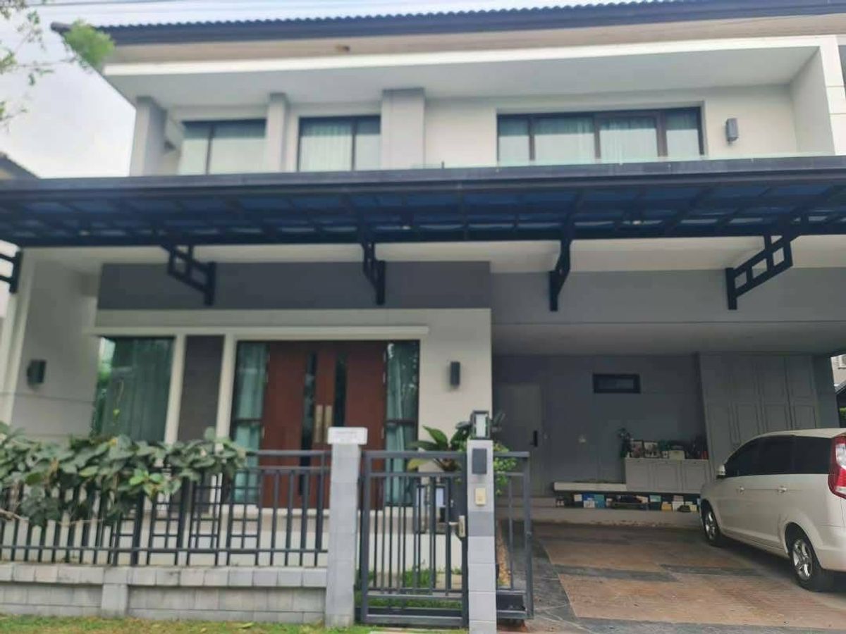 ขายบ้านพัฒนาการ ศรีนครินทร์ : 📢 บ้านเดี่ยวหรู ใจกลางพัฒนาการ เชื่อมต่อเมืองได้ง่าย ใกล้ทั้ง BTS และ Airport Rail Link หัวหมาก เดินทางสะดวกสู่ทองหล่อ เอกมัย พระราม 9 ได้ในไม่กี่นาที