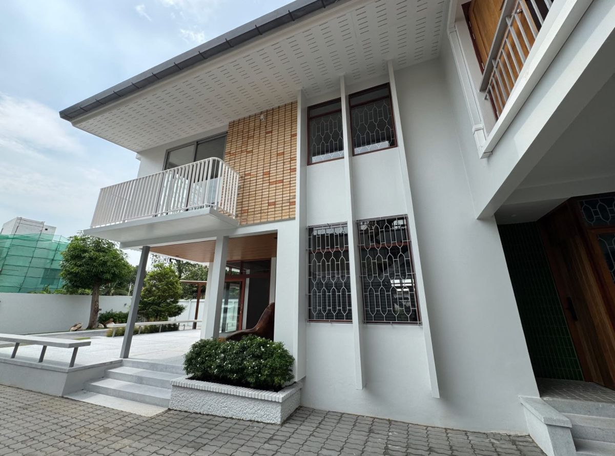 ให้เช่าบ้านสุขุมวิท อโศก ทองหล่อ : ใช้เช่าบ้านเดี่ยวทำเลดี 750 เมตรจาก ถนนสุขุมวิท 71