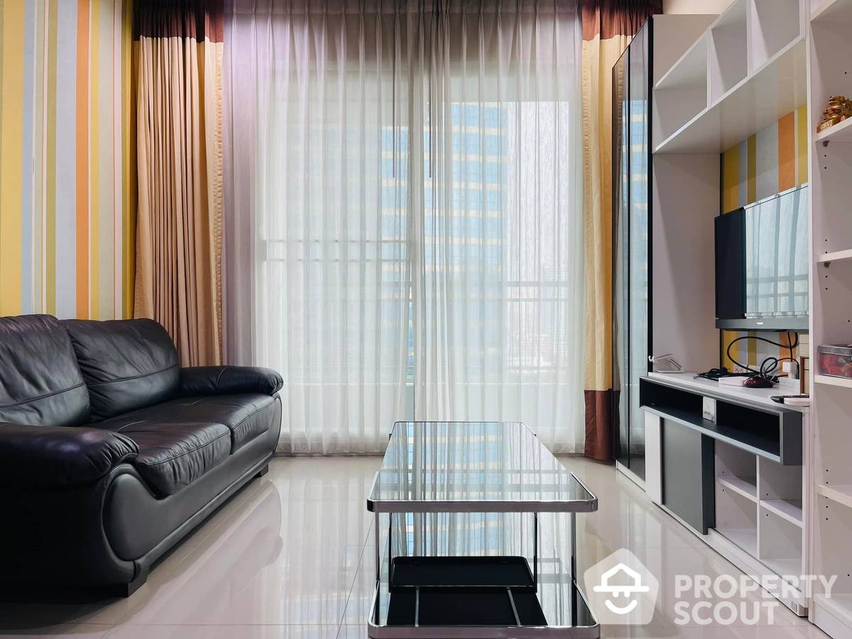 For RentCondoRama9, Petchburi, RCA : 1-BR Condo at Circle Condominium near MRT Phetchaburi