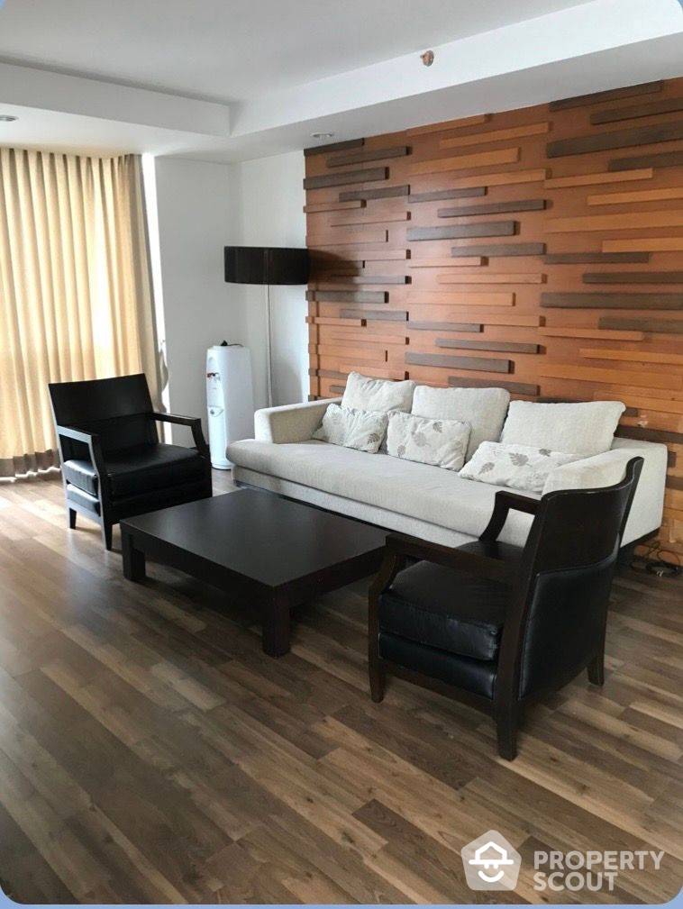 For RentCondoWitthayu, Chidlom, Langsuan, Ploenchit : 2-BR Condo at The Rajdamri near BTS Ratchadamri