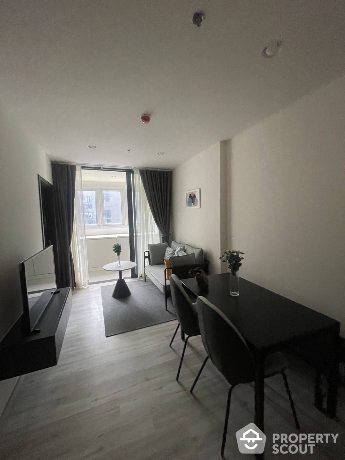 For SaleCondoRatchadapisek, Huaikwang, Suttisan : 1-BR Condo at XT Huaikhwang near MRT Huai Khwang