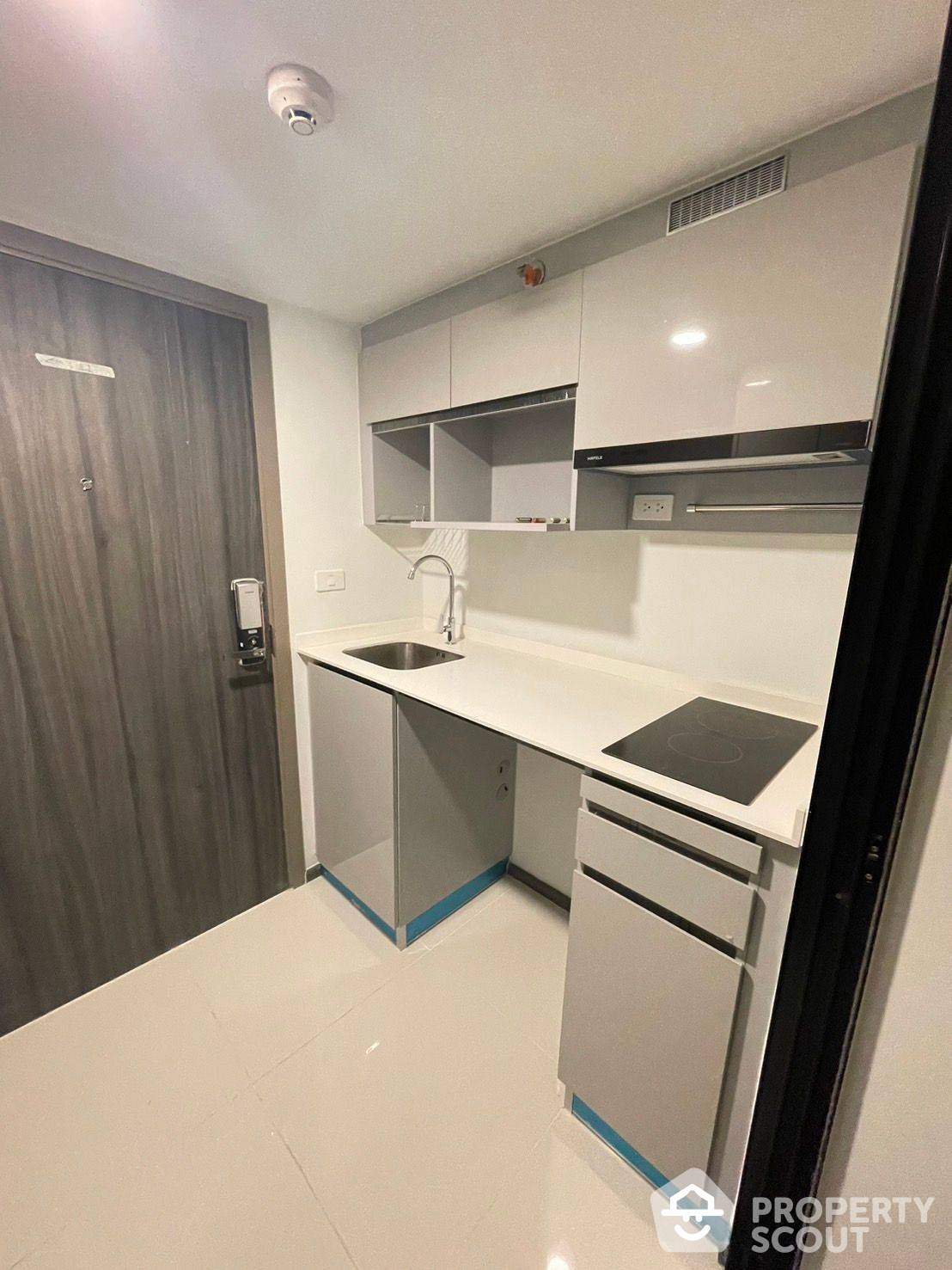 For SaleCondoRama9, Petchburi, RCA : 2-BR Condo at Knights Bridge Space Rama 9 near MRT Phra Ram 9