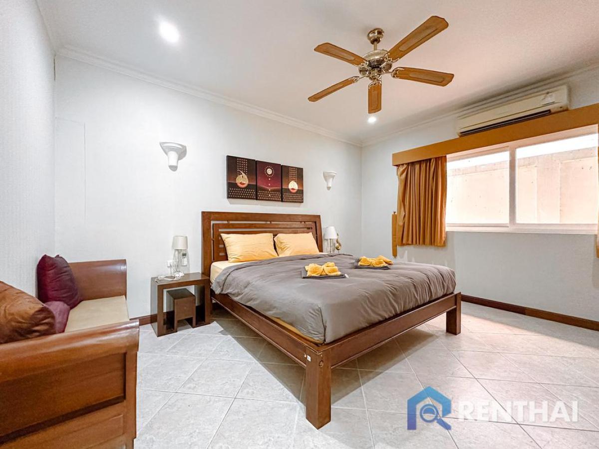 For SaleHousePattaya, Bangsaen, Chonburi : Luxury 5bed View Talay Villa in Pattaya with Pool & Garden - 26 M Thb, Fully Furnished