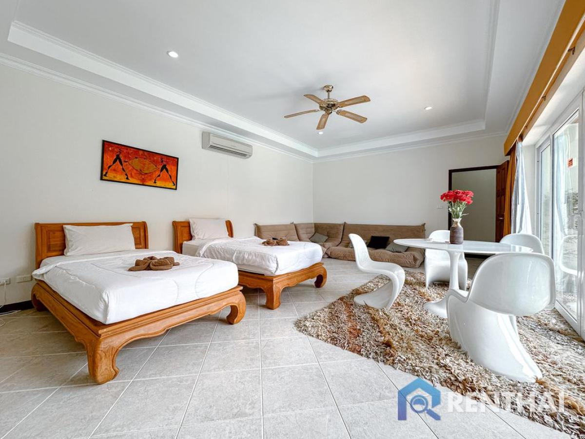 For SaleHousePattaya, Bangsaen, Chonburi : Luxury 5bed View Talay Villa in Pattaya with Pool & Garden - 26 M Thb, Fully Furnished
