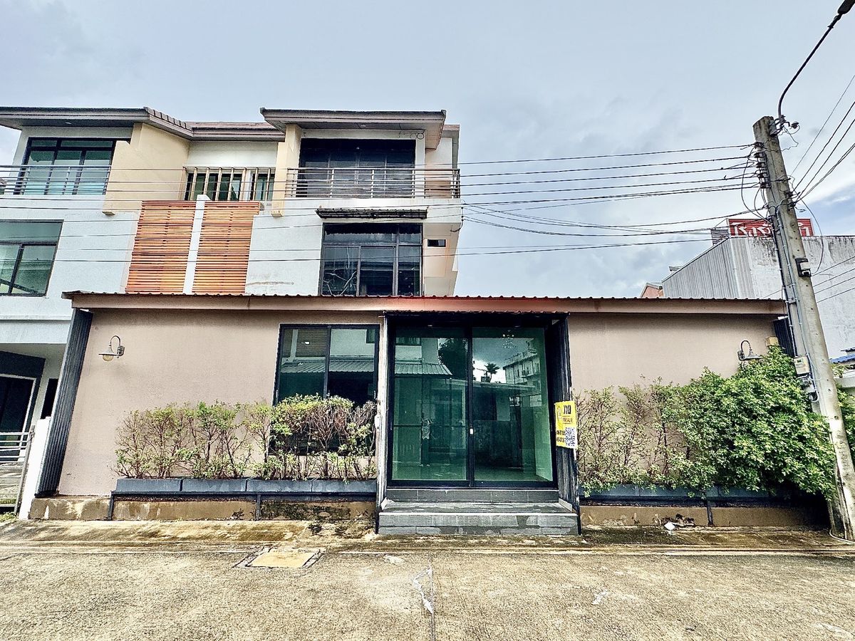 ขายทาวน์โฮมพระราม 5 ราชพฤกษ์ บางกรวย : บ้านแฝด 3 ชั้น หลังมุม เหมาะทำ Home Office ทำเลราชพฤกษ์ ใกล้ MRT บางรักใหญ่ มี 4 ห้องอเนกประสงค์ชั้นล่างใช้เป็นสำนักงาน สตูดิโอ ห้องไลฟ์สดได้ ตกแต่งสวย พร้อมอยู่ มบ.เวอรีเดียน ราชพฤกษ์