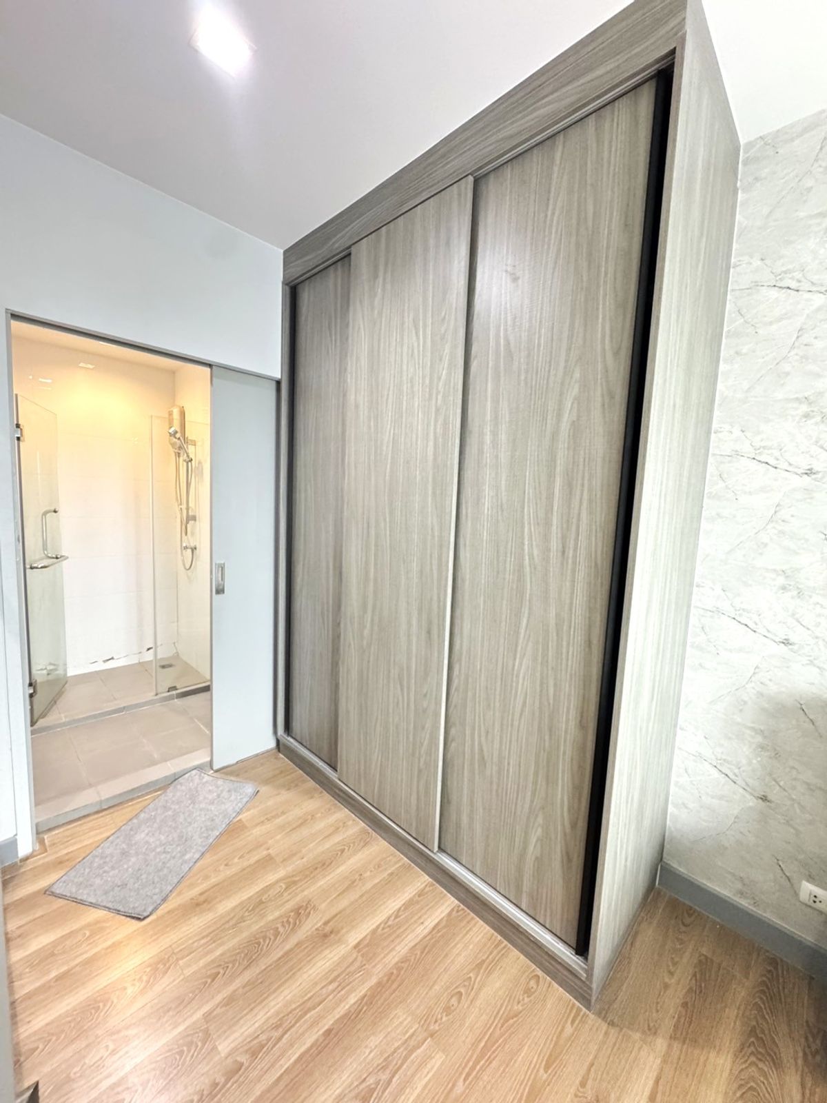 For RentCondoLadprao, Central Ladprao : 📲LineID: @Habitant (With@ Ahead)🔥For Rent Chapter one Midtown Ladprao 24🔥Nice room🔥