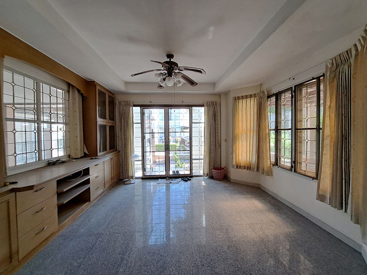 For SaleHousePinklao, Charansanitwong : House for sale 53 square wah, Panu Village, Taling Chan, Soi Asawapichet 21, superior life ... in quality society  