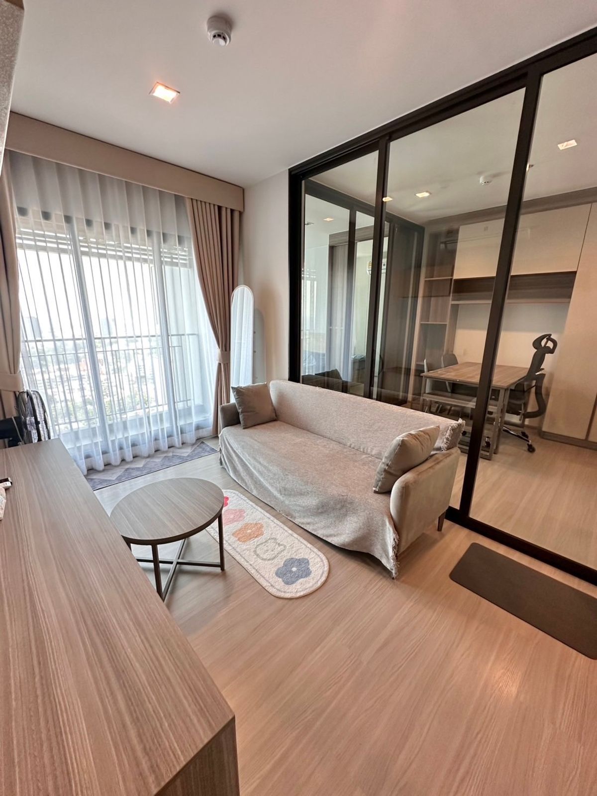 ให้เช่าคอนโดท่าพระ ตลาดพลู วุฒากาศ : Life Sathorn Sierra 1 ห้องนอน 1 ห้องน้ำ แต่งเฟอร์ครบ พร้อมอยู่ ใกล้ BTS ตลาดพลู