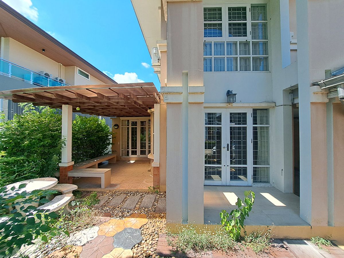 For SaleHousePinklao, Charansanitwong : House for sale 53 square wah, Panu Village, Taling Chan, Soi Asawapichet 21, superior life ... in quality society  