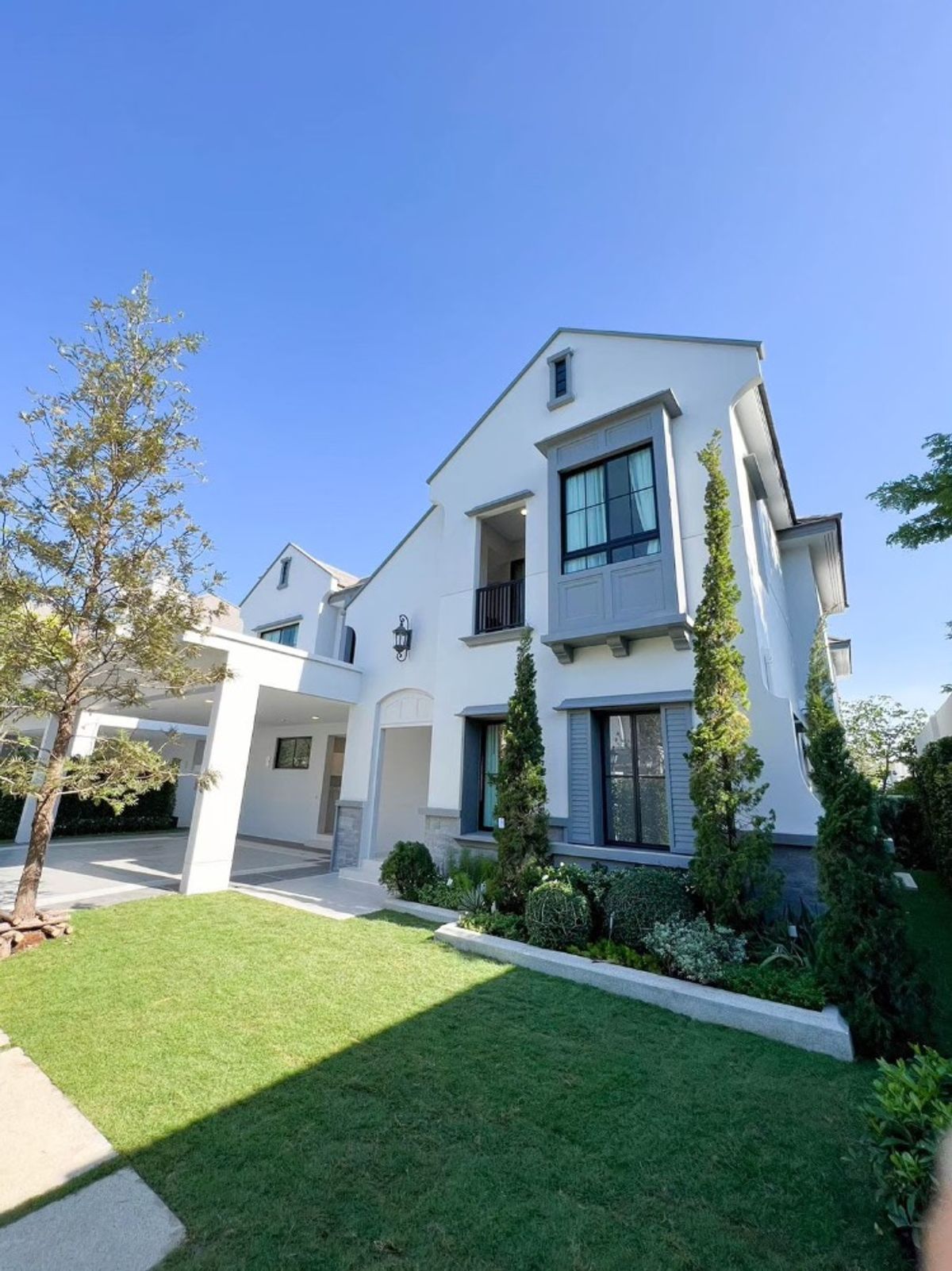 ขายบ้านพัฒนาการ ศรีนครินทร์ : 🔥 ขายบ้านหรูหลังมุม สไตล์ฝรั่งเศส นันทวัน พระราม 9 พร้อมผู้เช่า ใกล้คลับเฮ้าส์ เป็นส่วนตัว แต่งครบ พร้อมอยู่!