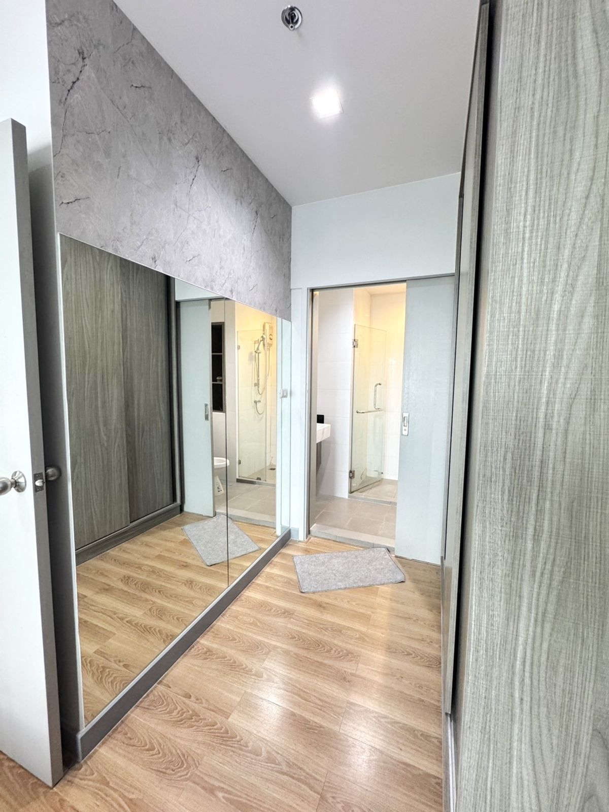 For RentCondoLadprao, Central Ladprao : 📲LineID: @Habitant (With@ Ahead)🔥For Rent Chapter one Midtown Ladprao 24🔥Nice room🔥