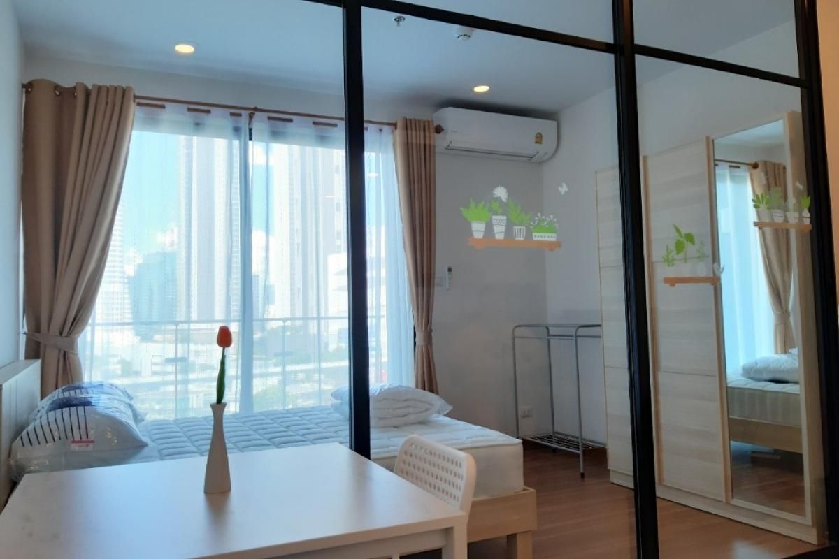 For RentCondoWongwianyai, Charoennakor : Condo for rent, Supalai Premier Chareon Nakhon [Supalai Premier @charoen Nakhon], beautiful room, good price, convenient to travel, fully furnished. Ready to move in immediately Can make an appointment to see the room 
 

