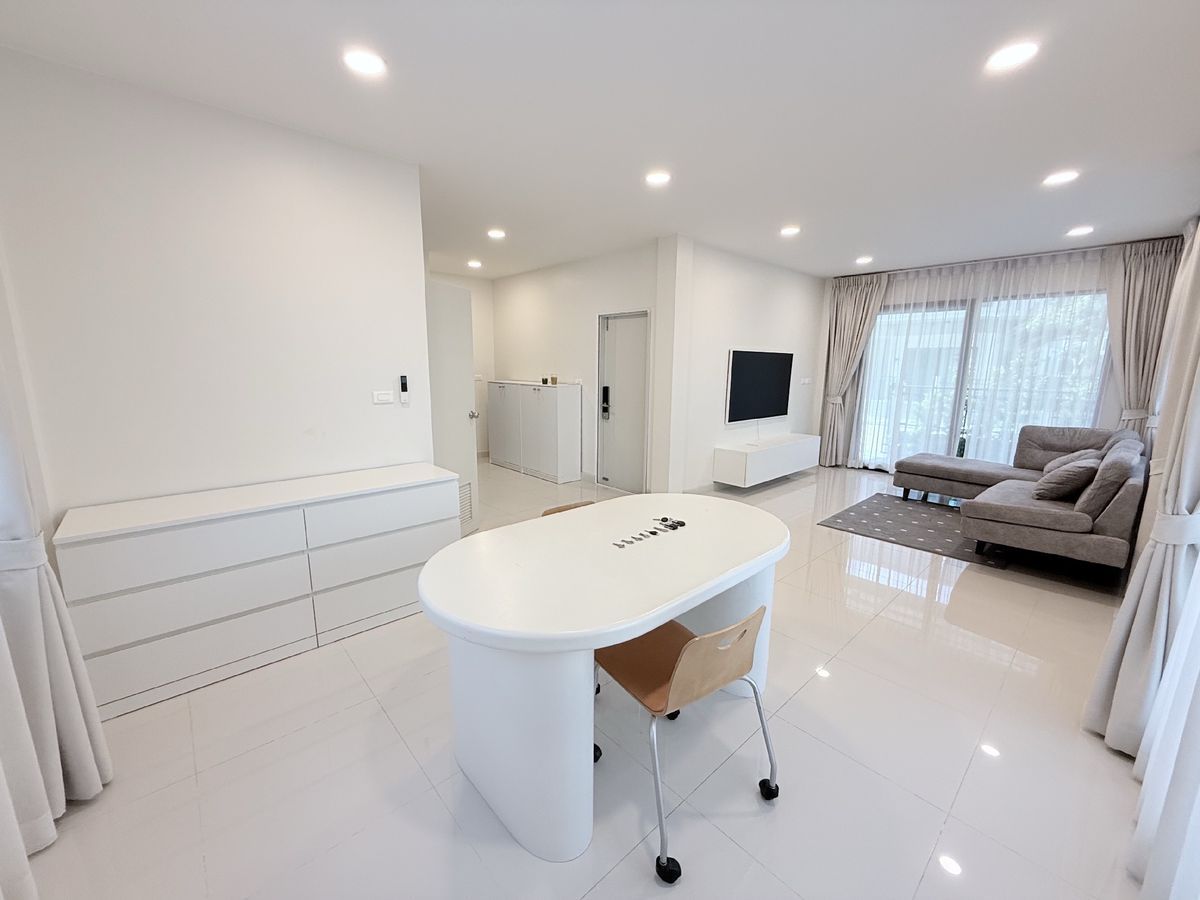 ขายบ้านบางนา แบริ่ง ลาซาล : 🔥 ขายบ้านเดี่ยว Centro บางนา หลังมุมแต่งครบ พร้อม EV Charger & Home Automation ใกล้เมกะบางนา  ขายพร้อมผู้เช่า ถึง เม.ย. 2026  ราคาดีเพียง 10 ล้าน