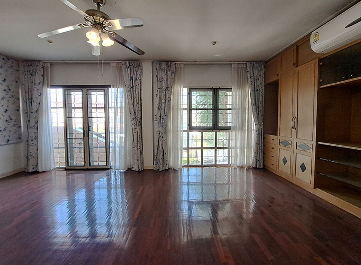 For SaleHousePinklao, Charansanitwong : House for sale 53 square wah, Panu Village, Taling Chan, Soi Asawapichet 21, superior life ... in quality society  