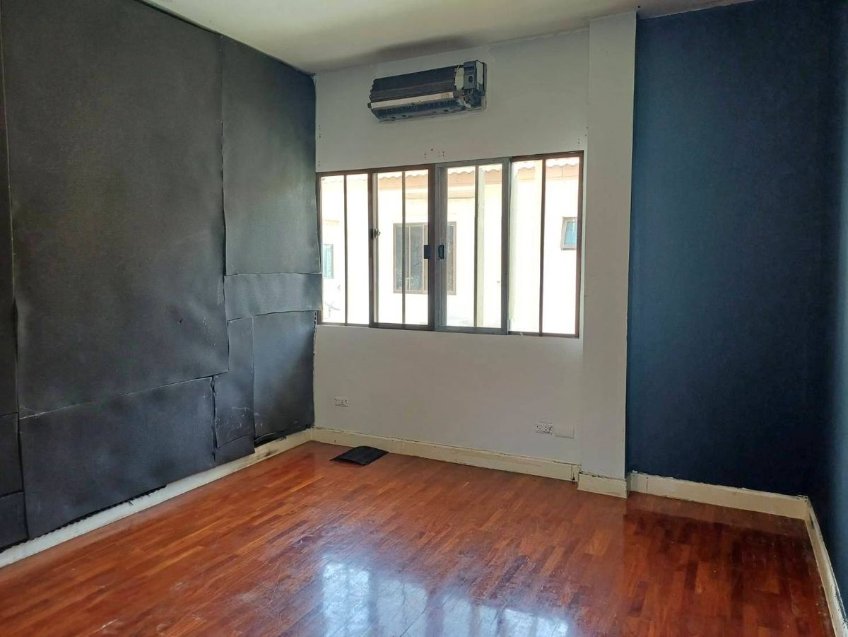 ขายบ้านพระราม 5 ราชพฤกษ์ บางกรวย : ขายขาดทุน บ้านบุราสิริ ราชพฤกษ์ แจ้งวัฒนะ 4 ห้องนอน 89 ตรว ติดถนนเมน