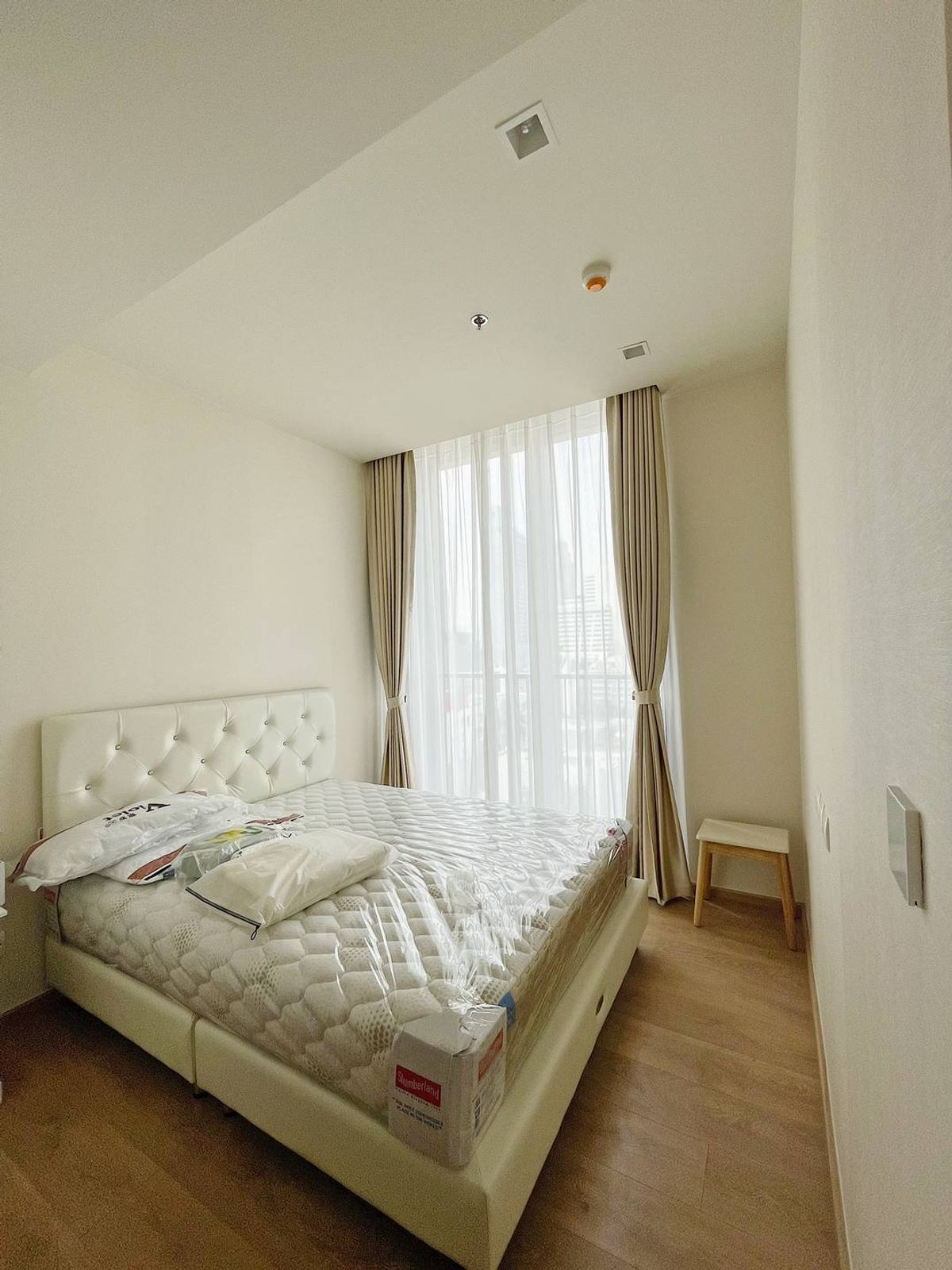 ให้เช่าคอนโดสุขุมวิท อโศก ทองหล่อ : Noble Around Sukhumvit 33 1 bed .