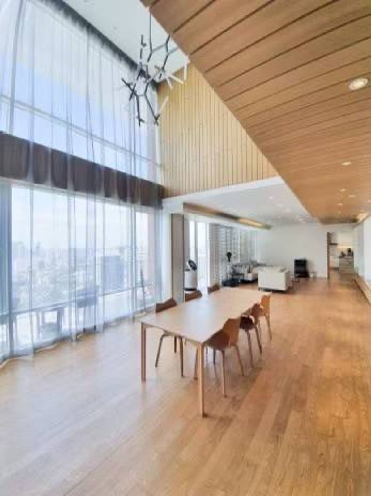 ขายคอนโดสุขุมวิท อโศก ทองหล่อ : Fullerton Sukhumvit: 4bed 5bath Duplex 375.99 sqm. 95,000,000 Am: 0656199198