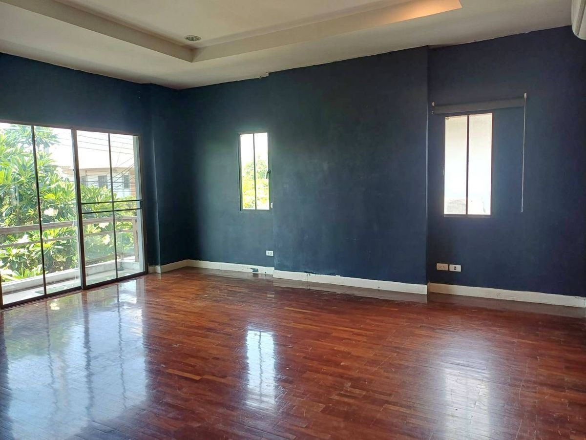 ขายบ้านพระราม 5 ราชพฤกษ์ บางกรวย : ขายขาดทุน บ้านบุราสิริ ราชพฤกษ์ แจ้งวัฒนะ 4 ห้องนอน 89 ตรว ติดถนนเมน