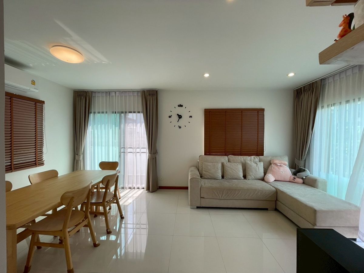 For SaleTownhomeSamut Prakan,Samrong : Twin house for sale, detached house style, ready to stay at The Trust Suvarnabhumi-Thepharak Project (SM1174)