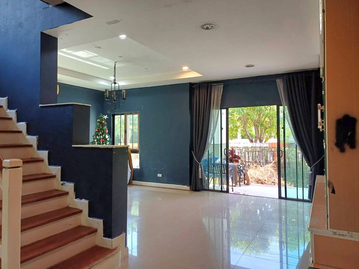 ขายบ้านพระราม 5 ราชพฤกษ์ บางกรวย : ขายขาดทุน บ้านบุราสิริ ราชพฤกษ์ แจ้งวัฒนะ 4 ห้องนอน 89 ตรว ติดถนนเมน