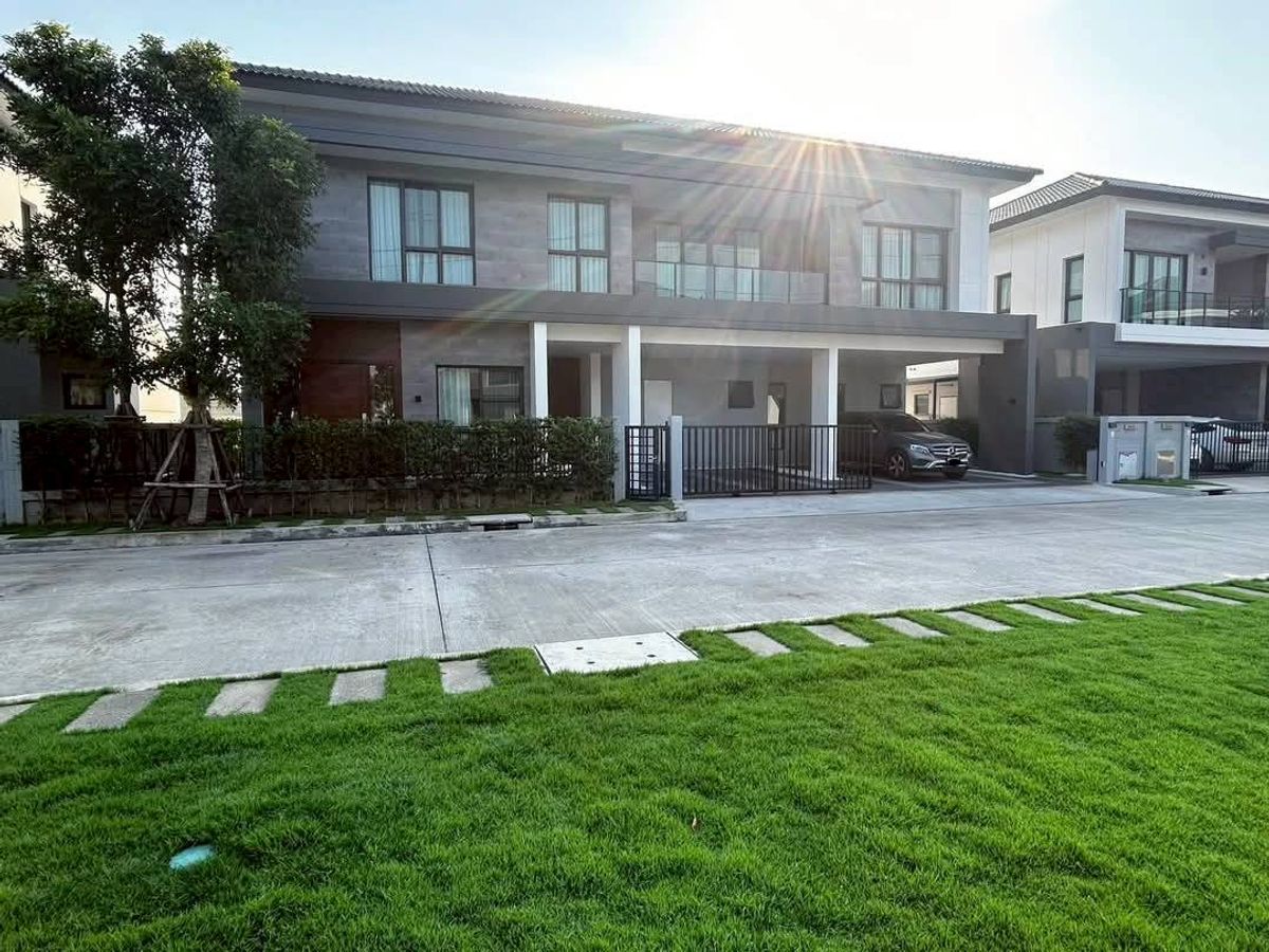 For RentHouseBangna, Bearing, Lasalle : ❖ Type Godiva ❖ 2 -story detached house, 5 bedrooms, 6 bathrooms, 4 parking spaces | 86.00 sq.w. 416.00 sq.m. | Near Golf Course, Muang Kaew 6 minutes, IKEA, Bangna 9 minutes, Mega Bangna 9 minutes 
 
