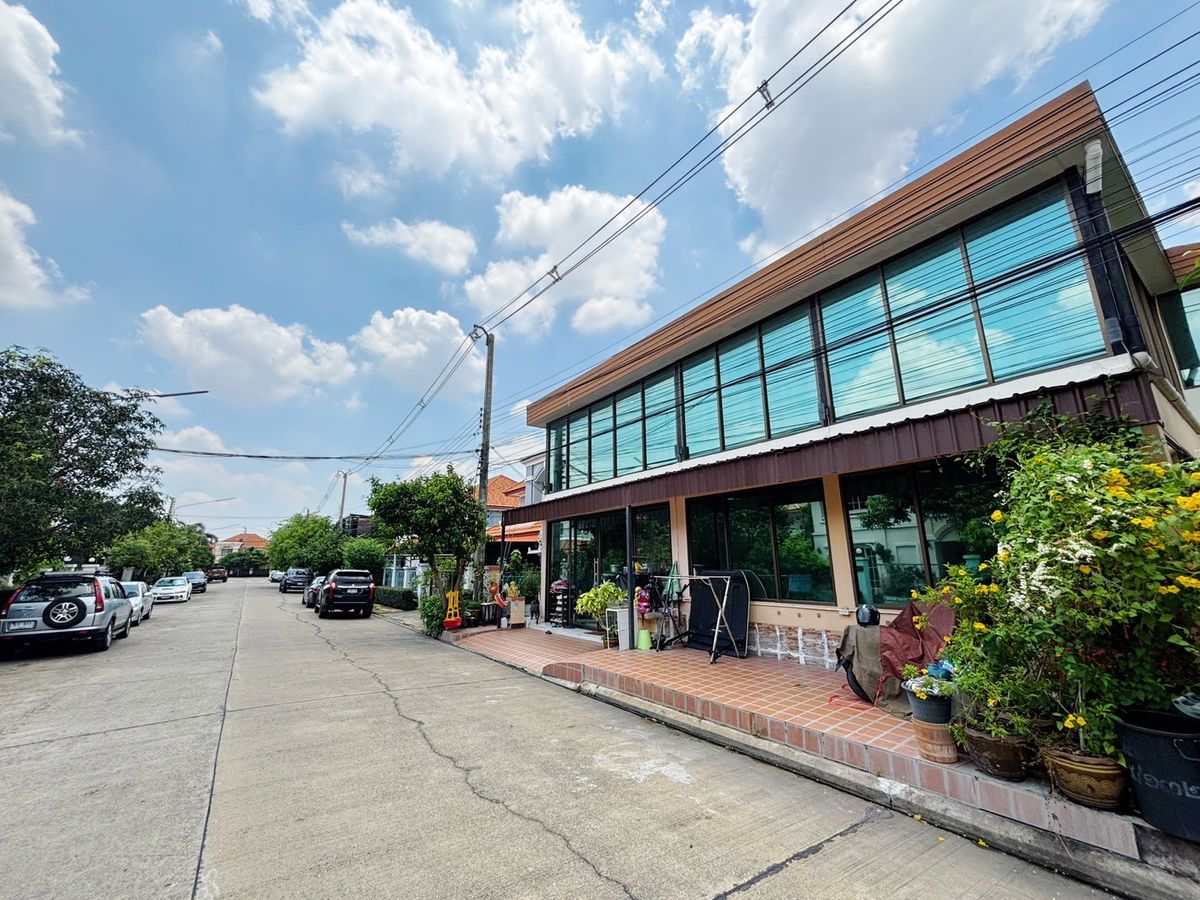 ขายบ้านปทุมธานี รังสิต ธรรมศาสตร์ : หมู่บ้านการ์เด้น วิลล่า เดอะโฟร์ ซี่ซั่น รังสิต-คลอง3 ต.ลาดสวาย อ.ลำลูกกา จ.ปทุมธานี