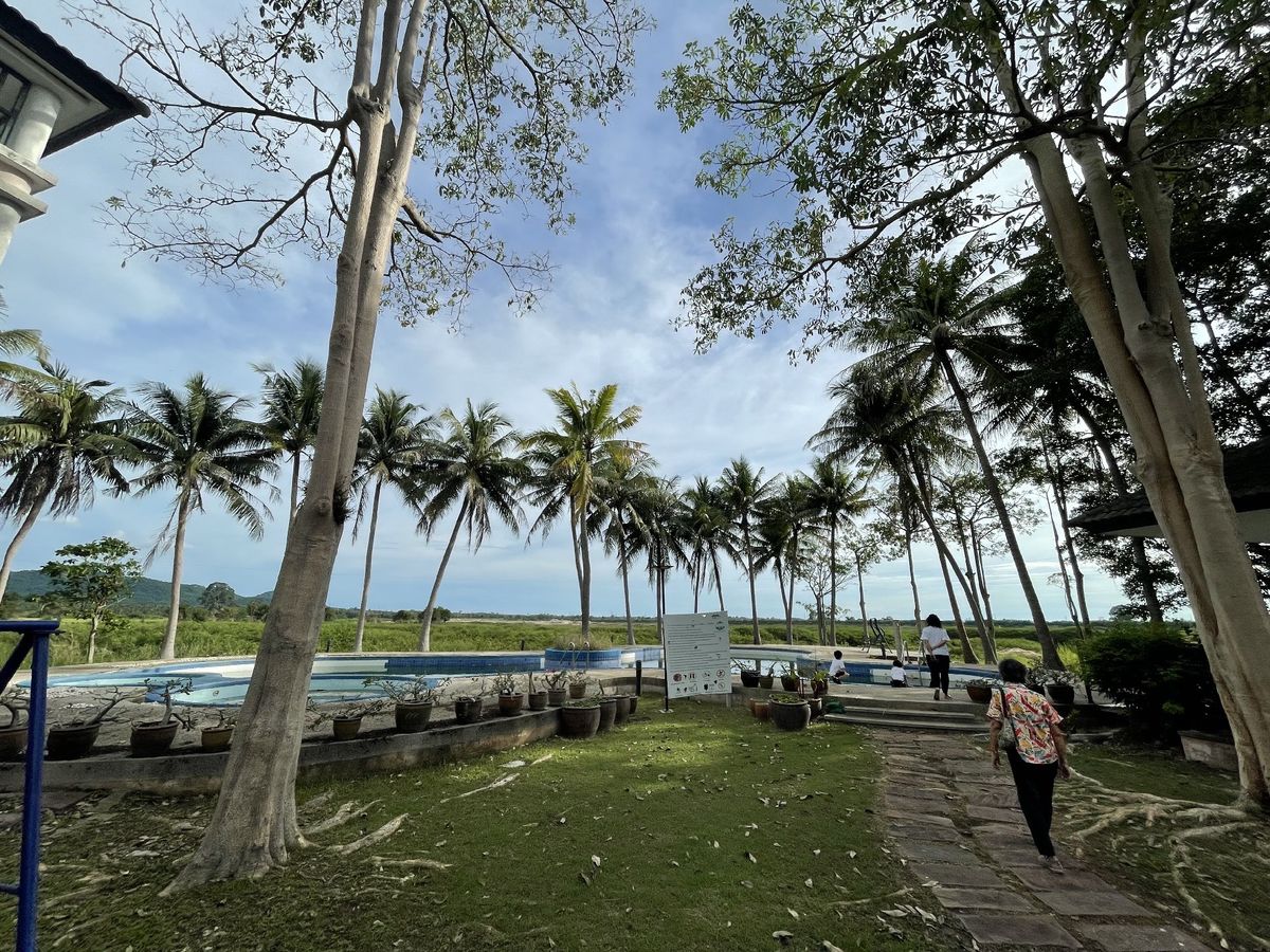 ขายที่ดินพัทยา บางแสน ชลบุรี สัตหีบ : ขายที่ดินโครงการบ้านเนินน้ำ 101 ตรว.
เพียง9แสนบาท โครงการติดอ่างเก็บน้ำห้วยขุนจิต วิวอ่างเก็บน้ำ และ วิวภูเขา สวยมาก