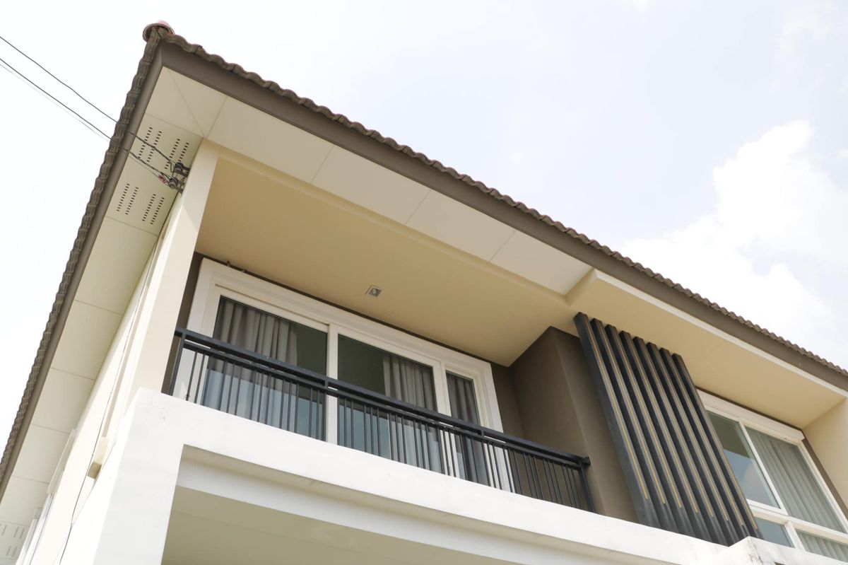 For SaleHousePattanakan, Srinakarin : 2 -story house for sale, Golden Village onnut Pattanakarn, Golden Village Onnut, Phatthanakan Soi On Nut 65 Sukhumvit 77, a lot of living space near Airport Link, Thap Chang Station, 64 sq.w.