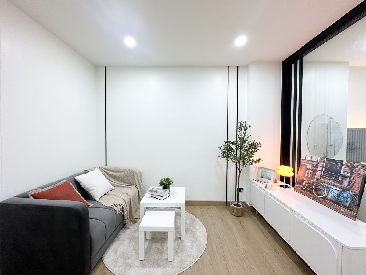 For SaleCondoPattanakan, Srinakarin : 🌃 Beautiful condo with a wide room next to the Yellow Line