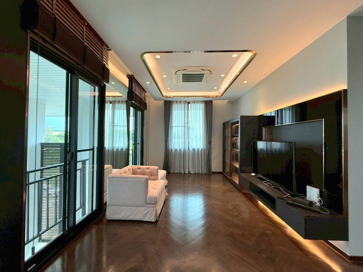 For RentHousePattanakan, Srinakarin : 🚩Pool Villa Krungthepkreetha 6 Beds for Rent 350K✨️