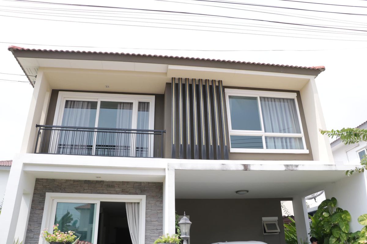 For SaleHousePattanakan, Srinakarin : 2 -story house for sale, Golden Village onnut Pattanakarn, Golden Village Onnut, Phatthanakan Soi On Nut 65 Sukhumvit 77, a lot of living space near Airport Link, Thap Chang Station, 64 sq.w.