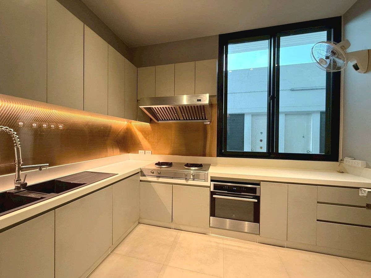 For RentHousePattanakan, Srinakarin : 🚩Pool Villa Krungthepkreetha 6 Beds for Rent 350K✨️