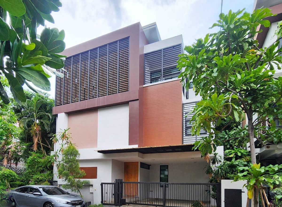 ให้เช่าบ้านรัชดา ห้วยขวาง : บ้านเดี่ยว 4 ห้องนอน ให้เช่าหรือขาย ใกล้ SISB โรงเรียนนานาชาติสิงคโปร์ และโรงเรียนนานาชาติฝรั่งเศส