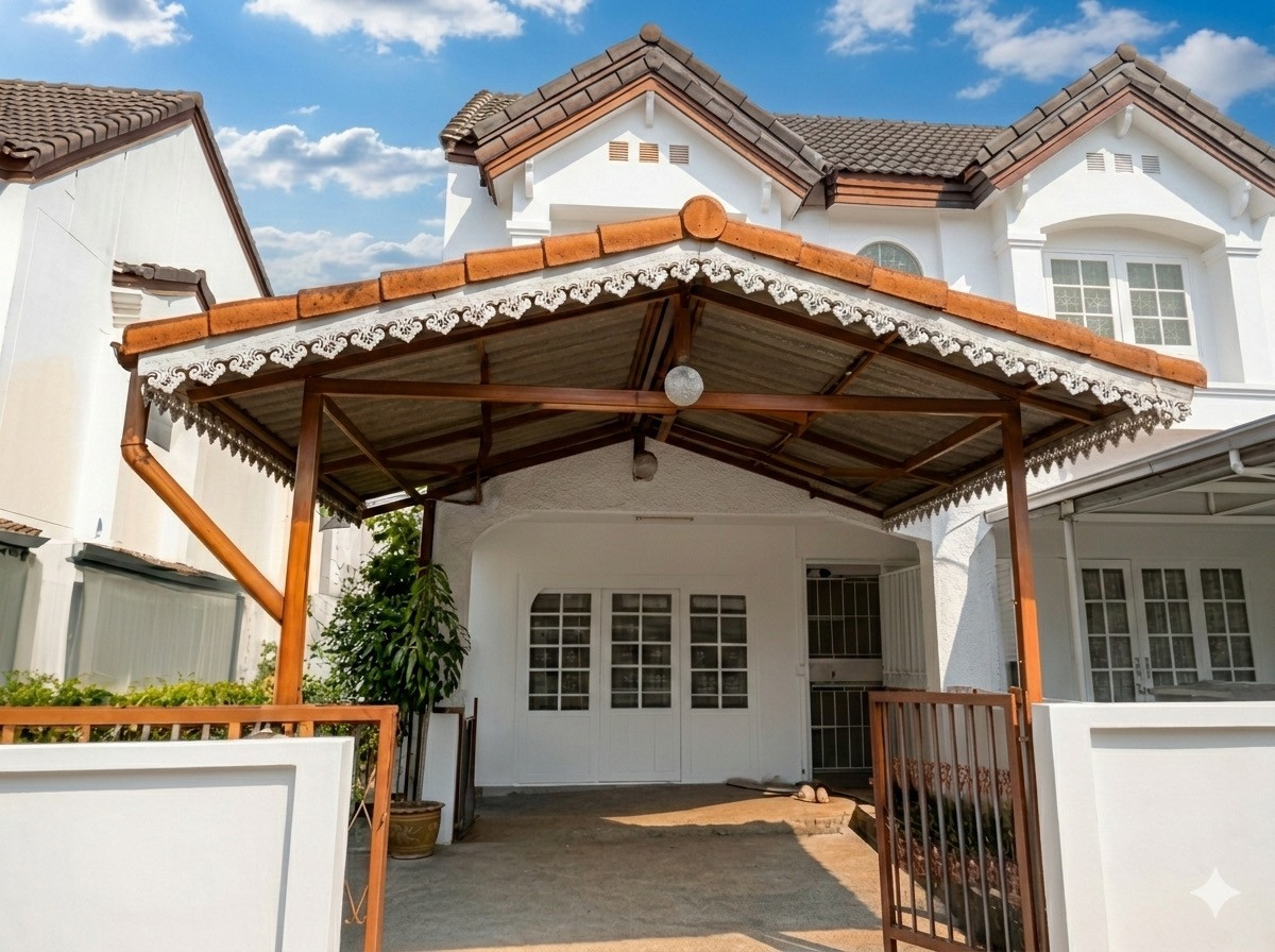 For SaleTownhomePattanakan, Srinakarin : House area is 35 sq m., has a side area, Master Royal Chaloem Phrakiat Village 53.