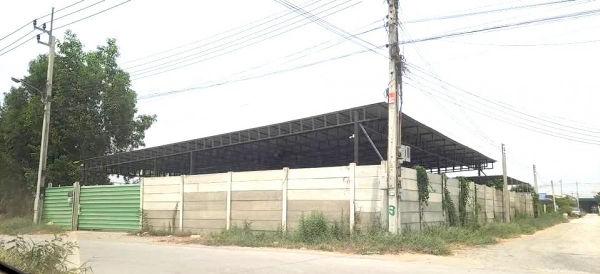ให้เช่าบ้านลาดกระบัง สุวรรณภูมิ : ให้เช่าบ้านพร้อมที่ดิน175 ตรว.พร้อมสระว่ายน้ำ 4 ห้องนอน 4 ห้องน้ำ เฟอร์นิเจอร์และเครื่องใช้ไฟฟ้าครบ เข้าอยู่ได้ทันที ใกล้สนามบินสุวรรณภูมิ