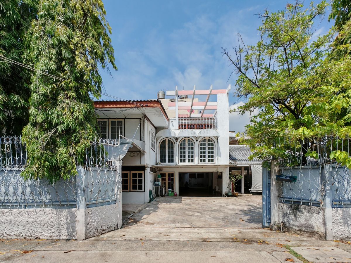 ขายบ้านบางนา แบริ่ง ลาซาล : บ้านเดี่ยวสุขุมวิท 101/1 แปลงใหญ่ 225 ตร.วา – 6 ห้องนอน เข้าออกได้ 2 ซอย