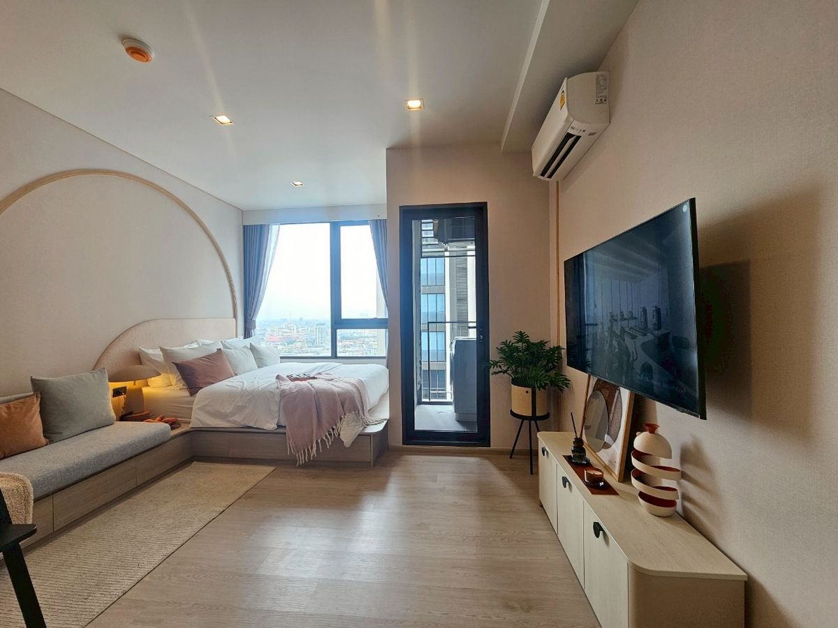 ขายคอนโดวงเวียนใหญ่ เจริญนคร : Special Price!!! FOR SALE The Reference สาทร-วงเวียนใหญ่ STUDIO 3.19 ล้านบาท ติดต่อ 095-530-0101 (เอ็มมี่)