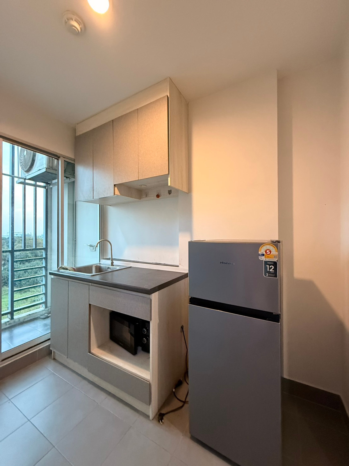 ขายคอนโดเสรีไทย-นิด้า : ขายคอนโด เดอะนิช ไอดี เสรีไทย พร้อมเครื่องใช้ไฟฟ้าเฟอร์นิเจอร์