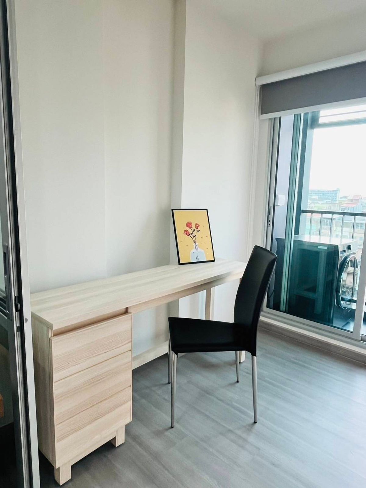 For RentCondoPinklao, Charansanitwong : President, Condo Charan, separate flashlight, convenient transportation, near the MRT, a flashlight station