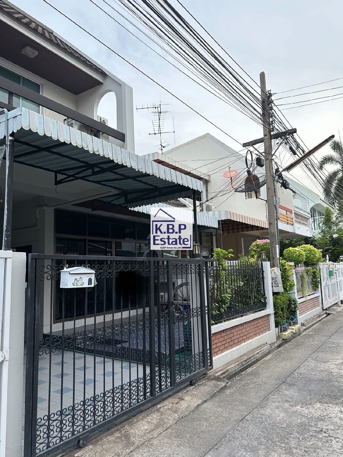 ขายทาวน์โฮมสาทร นราธิวาส : ขายทาวน์เฮ้าส์ เจริษราษฎร์-แฉล้มนิมิตร 32 ตร.วา (มี รปภ 24ชม.)