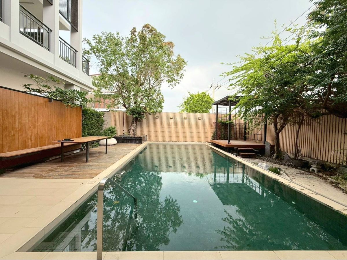For RentHousePattanakan, Srinakarin : 🚩Pool Villa Krungthepkreetha 6 Beds for Rent 350K✨️