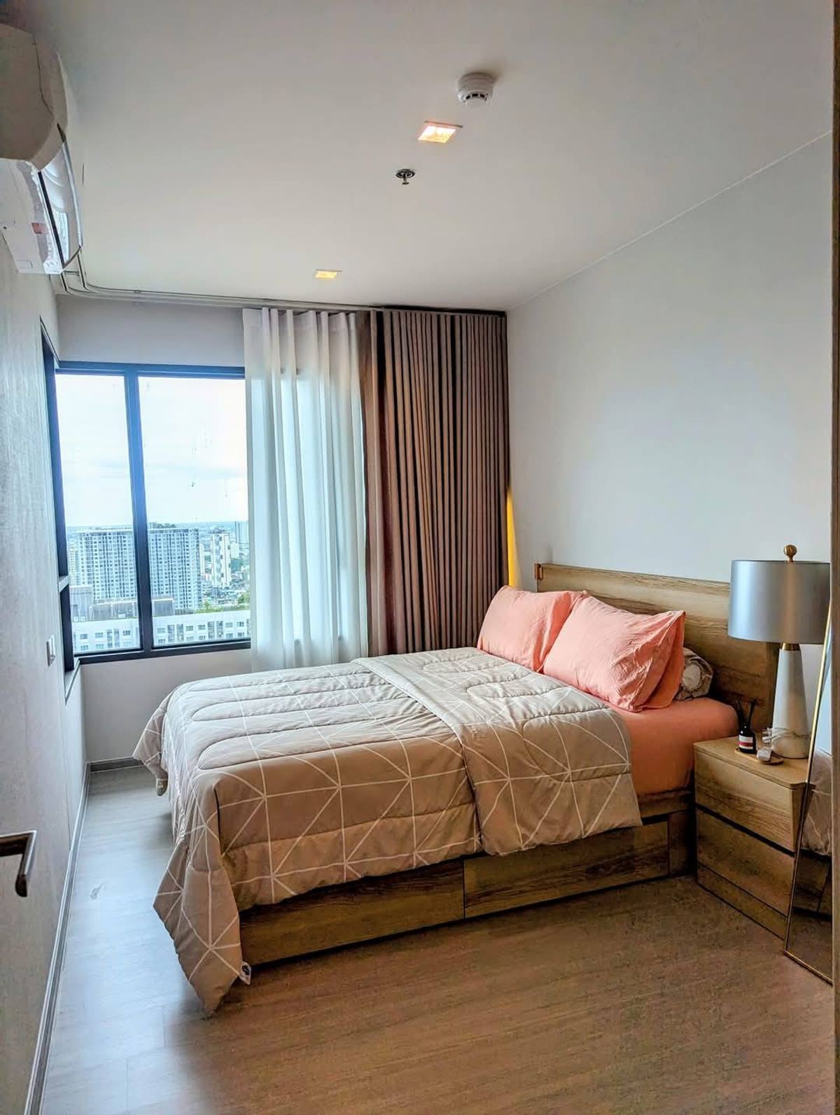 ให้เช่าคอนโดท่าพระ ตลาดพลู วุฒากาศ : *** ให้เช่าคอนโด : ไลฟ์ สาทร เซียร์รา (Life sathorn sierra) ***